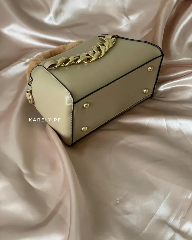 Cartera Baúl beige con cadena