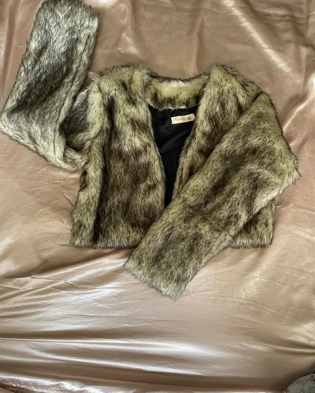 Abrigo crop blanco cuello V — miniatura 3