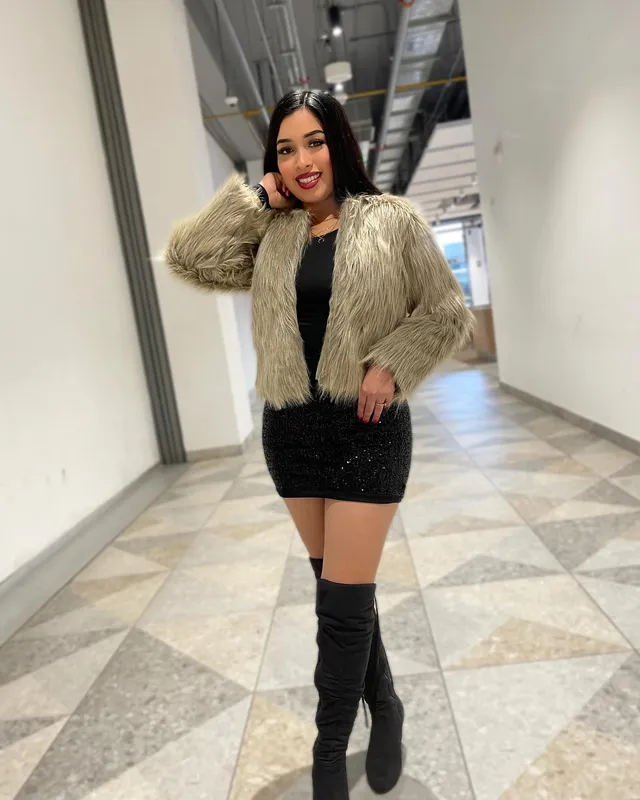Abrigo de pelos beige noche — miniatura 3