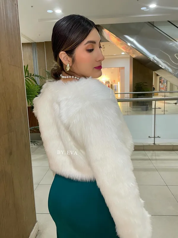 Abrigo piel elegante — miniatura 3