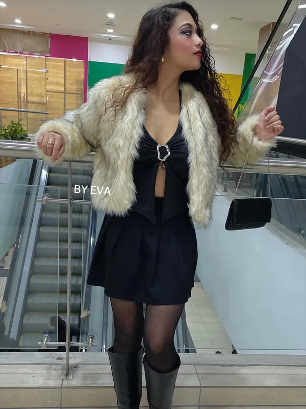Abrigo crop blanco — miniatura 2