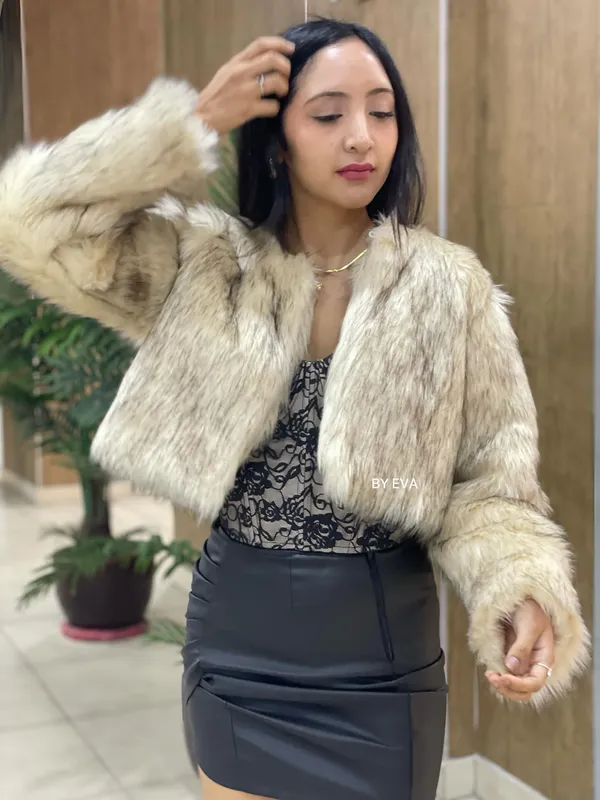 Abrigo de pelo tipo crop beige dorado — miniatura 2